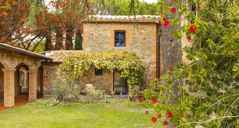 veduta esterna camere castel brio